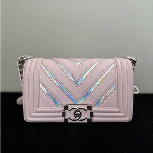 CHANEL Pink Chevron Iridescent-Trim Quilted Boy Bag